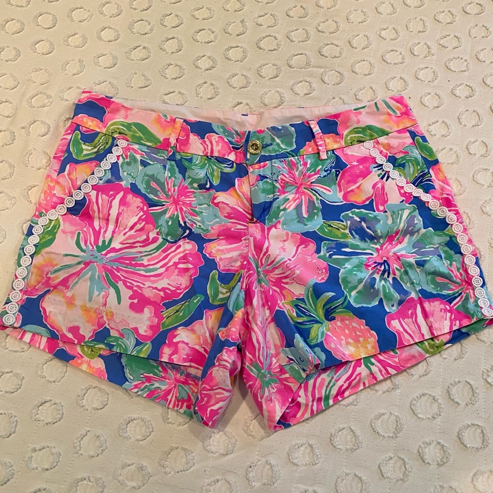 Lilly Pulitzer Callahan Short- Size 12- bright floral print